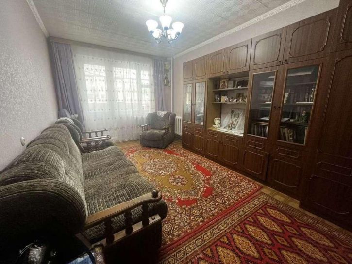 3-комн квартира 5 Августа улица, 17