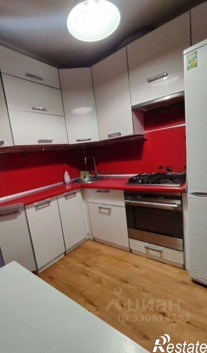 3-комн квартира улица Шершнева, 4,  д. 4