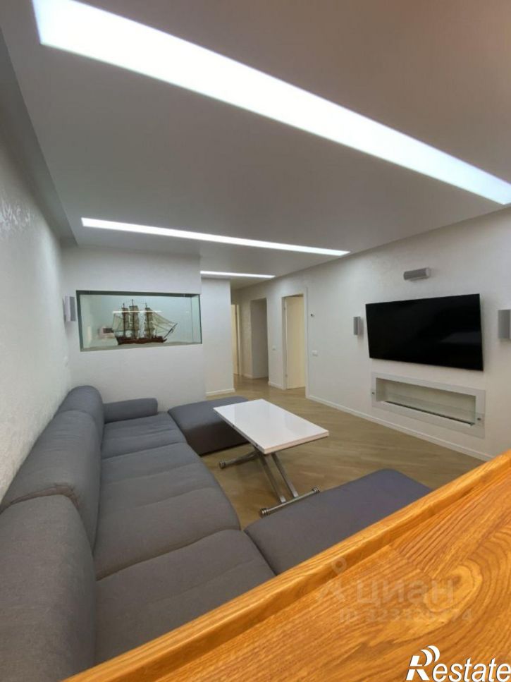 3-комн квартира ул 5 Августа, 33,  д. 33