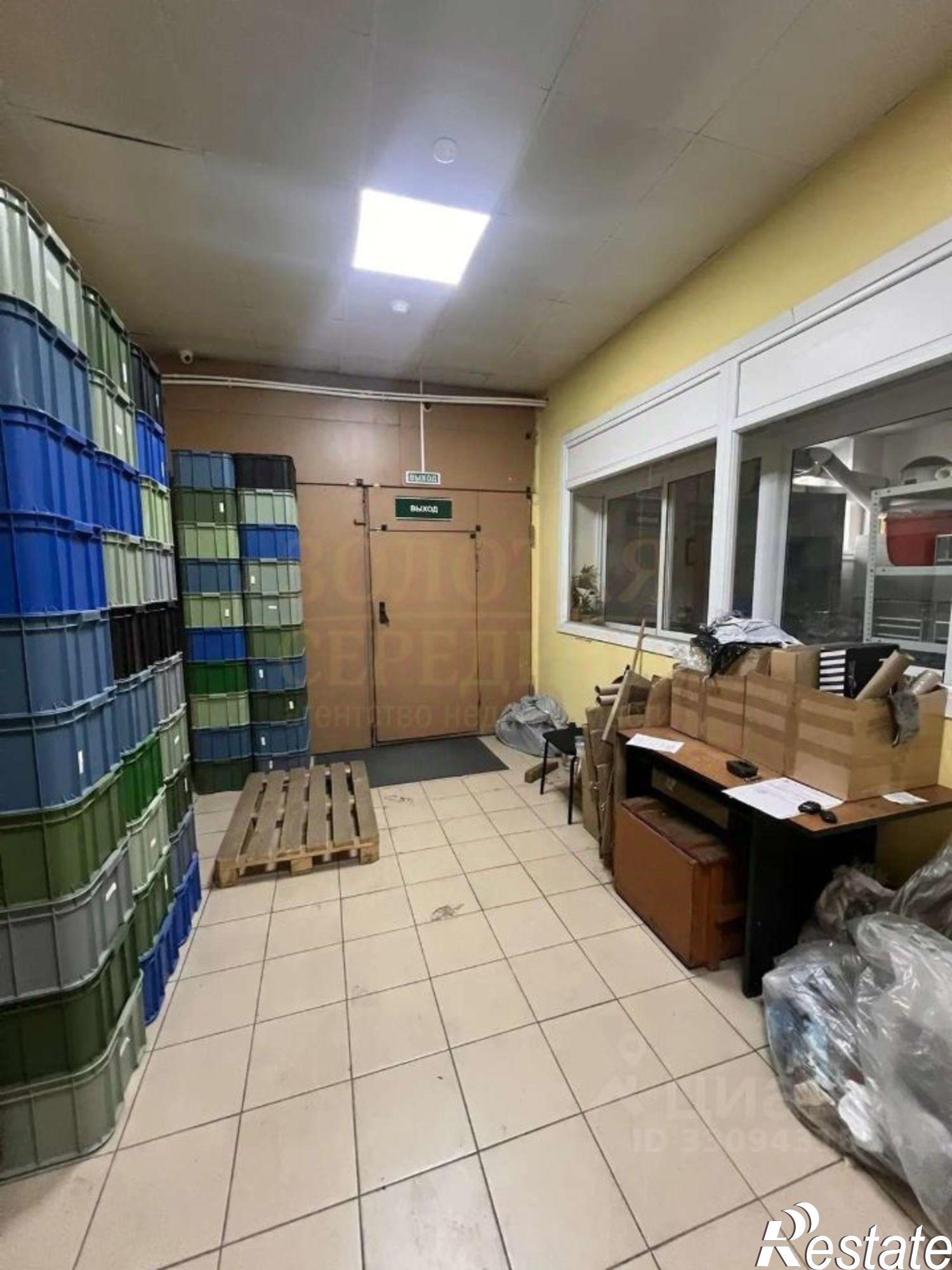 Сдать складское помещение за 10 000 рублей на ул Гагарина, 1