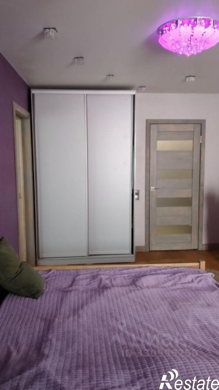 2-комн квартира улица Попова, 100,  д. 100