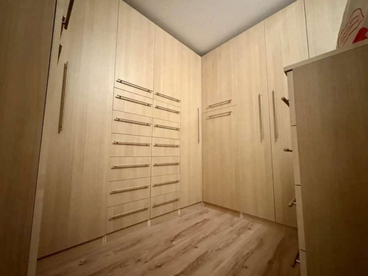 4-комн квартира Молодежная улица, 22