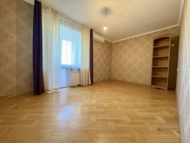 4-комн квартира Молодежная улица, 22