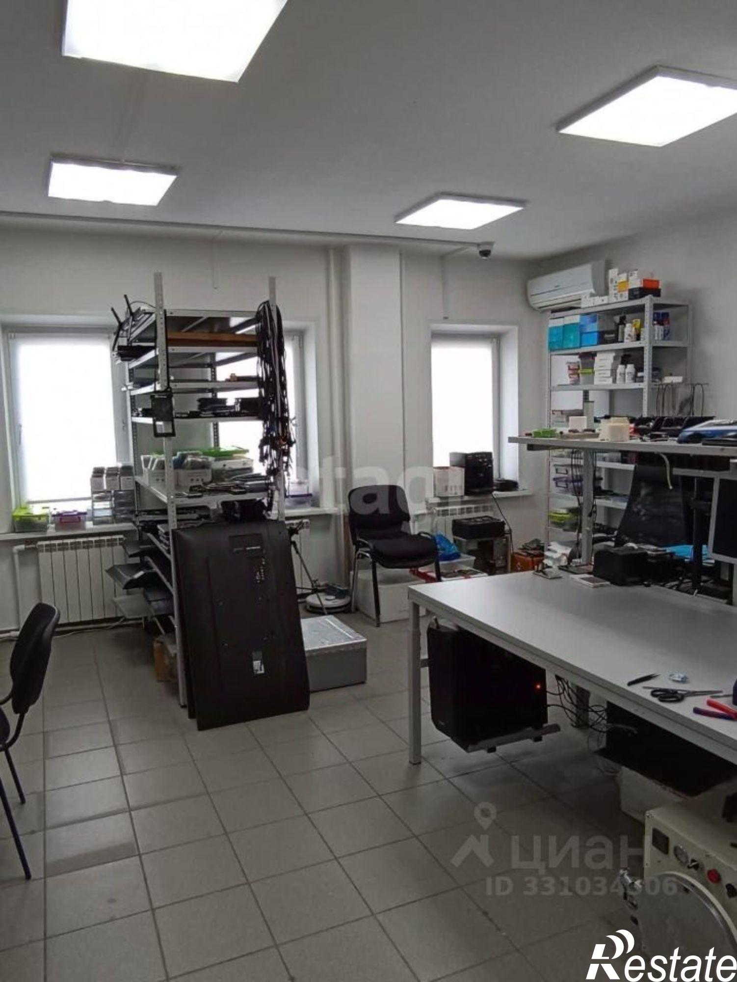 Купить офис, помещение под офис за 6 725 560 рублей на улица Есенина, 8