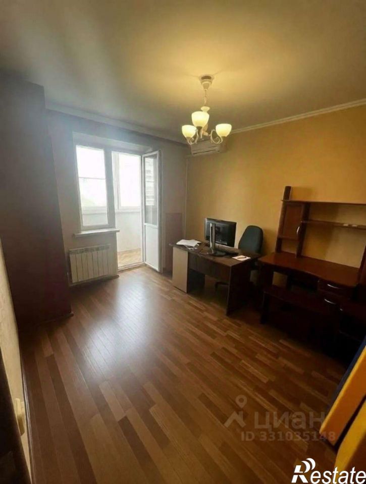 3-комн квартира ул Есенина, 8а,  д. 8а