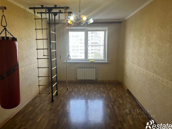 3-комн квартира ул Есенина, 8а,  д. 8а