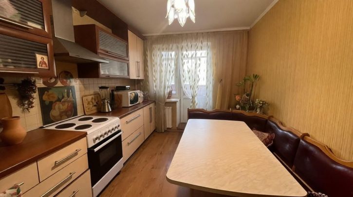 3-комн квартира Белгородского Полка улица, 67