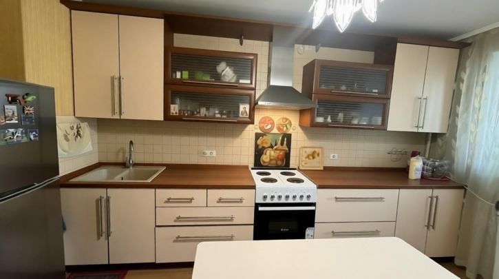 3-комн квартира Белгородского Полка улица, 67
