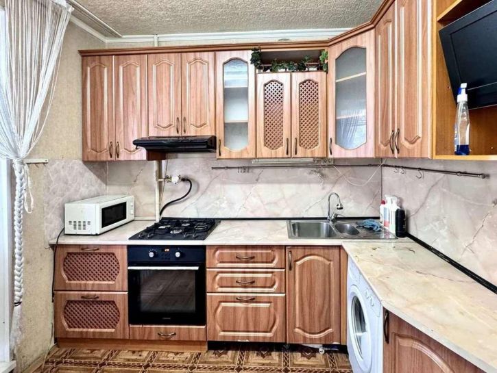 3-комн квартира Конева улица, 19