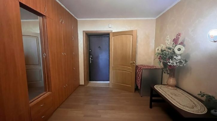 3-комн квартира Белгородского Полка улица, 67