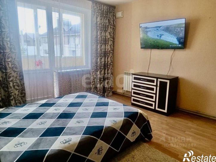 4-комн квартира Большетроицкая улица, 30,  д. 30