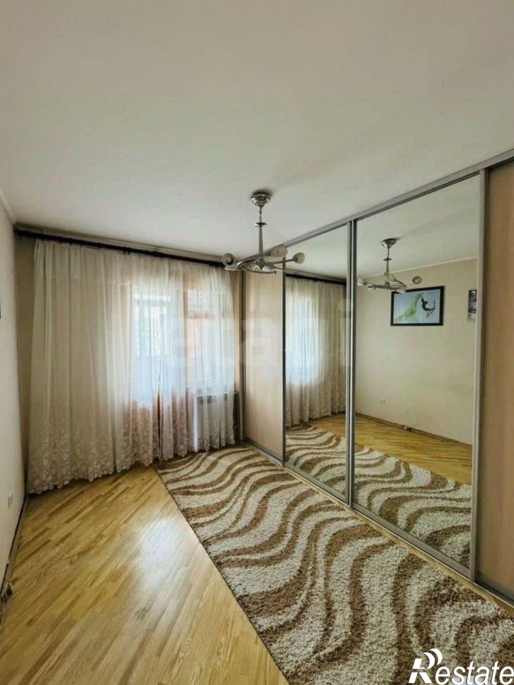 4-комн квартира улица Будённого, 15,  д. 15