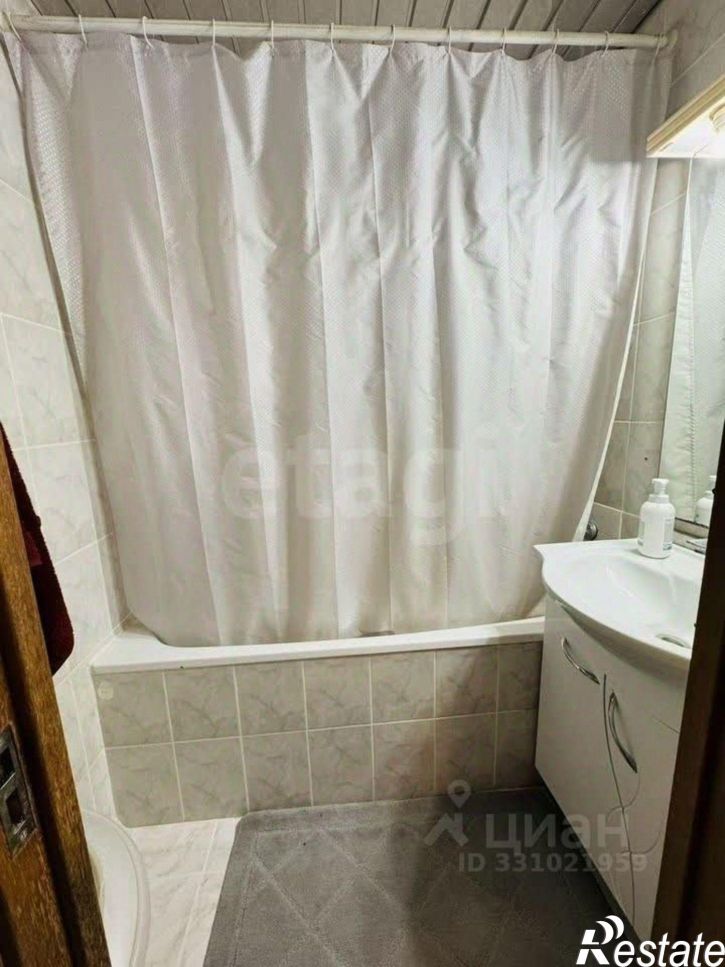 4-комн квартира улица Будённого, 15,  д. 15