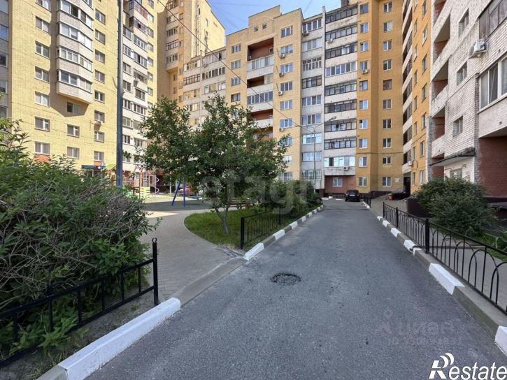 3-комн квартира улица Николая Чумичова, 70,  д. 70