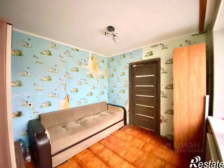 4-комн квартира улица Костюкова, 15,  д. 15