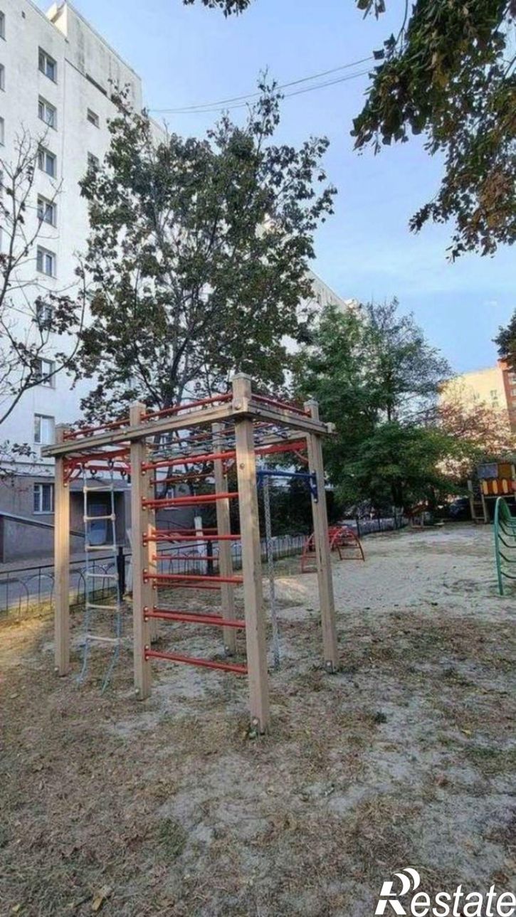 3-комн квартира улица Белгородского Полка, 32,  д. 32