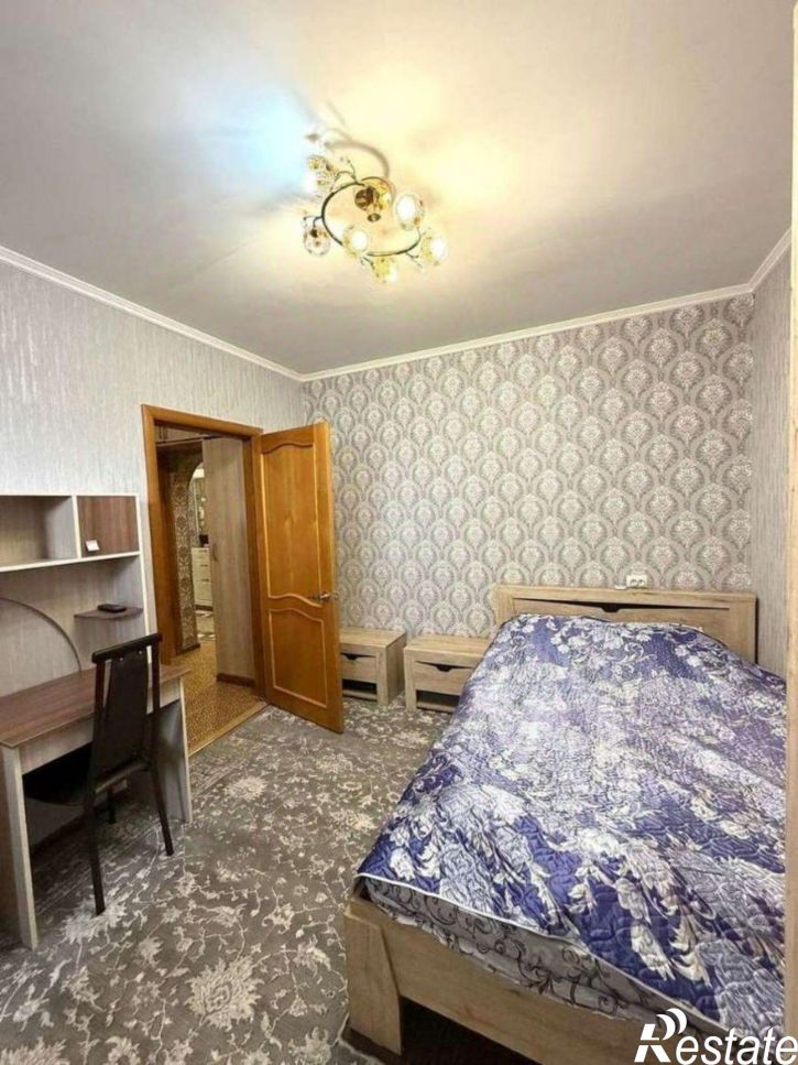 3-комн квартира улица 60 лет Октября, 8,  д. 8