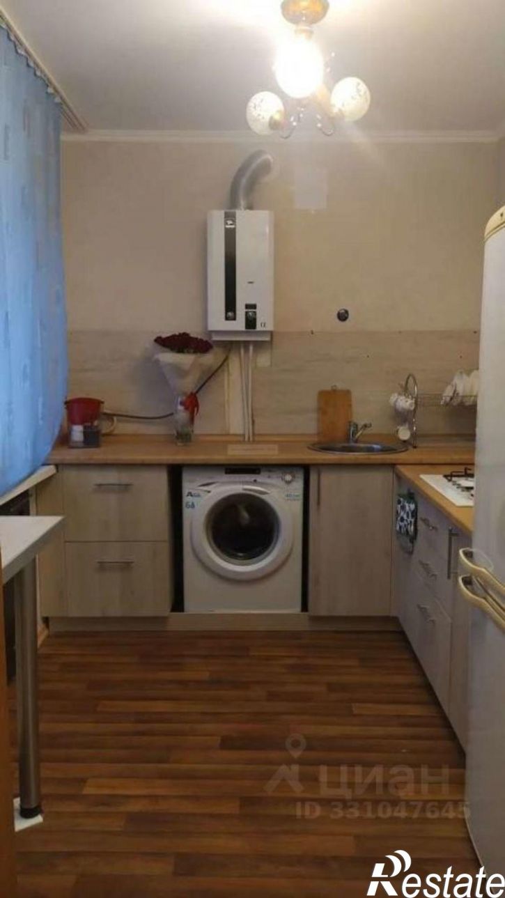 3-комн квартира Народный б-р, 81,  д. 81