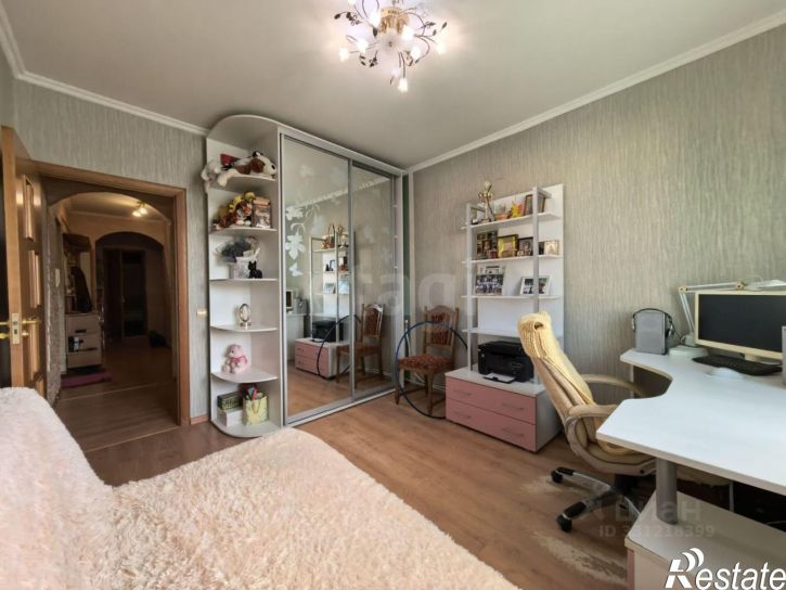 3-комн квартира улица Есенина, 40,  д. 40