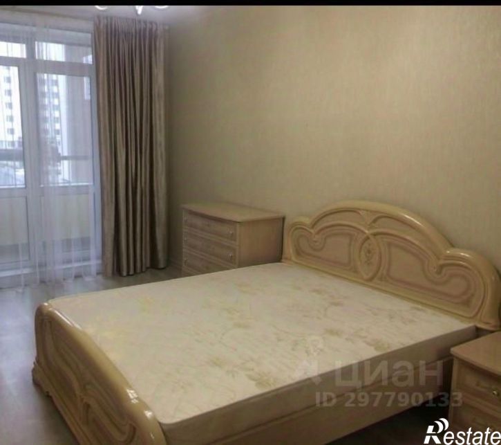 2-комн квартира улица Белгородского Полка, 62,  д. 62