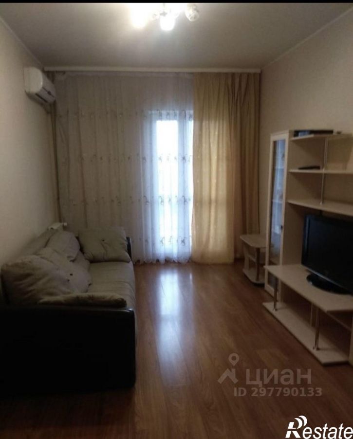 2-комн квартира улица Белгородского Полка, 62,  д. 62