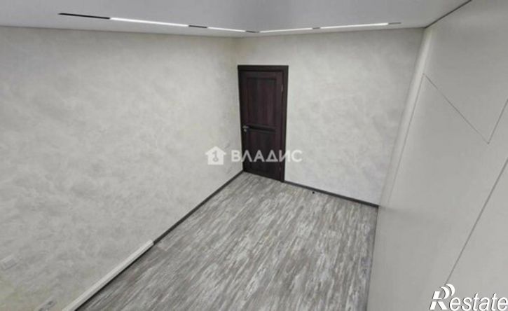 3-комн квартира улица Есенина, 54,  д. 54
