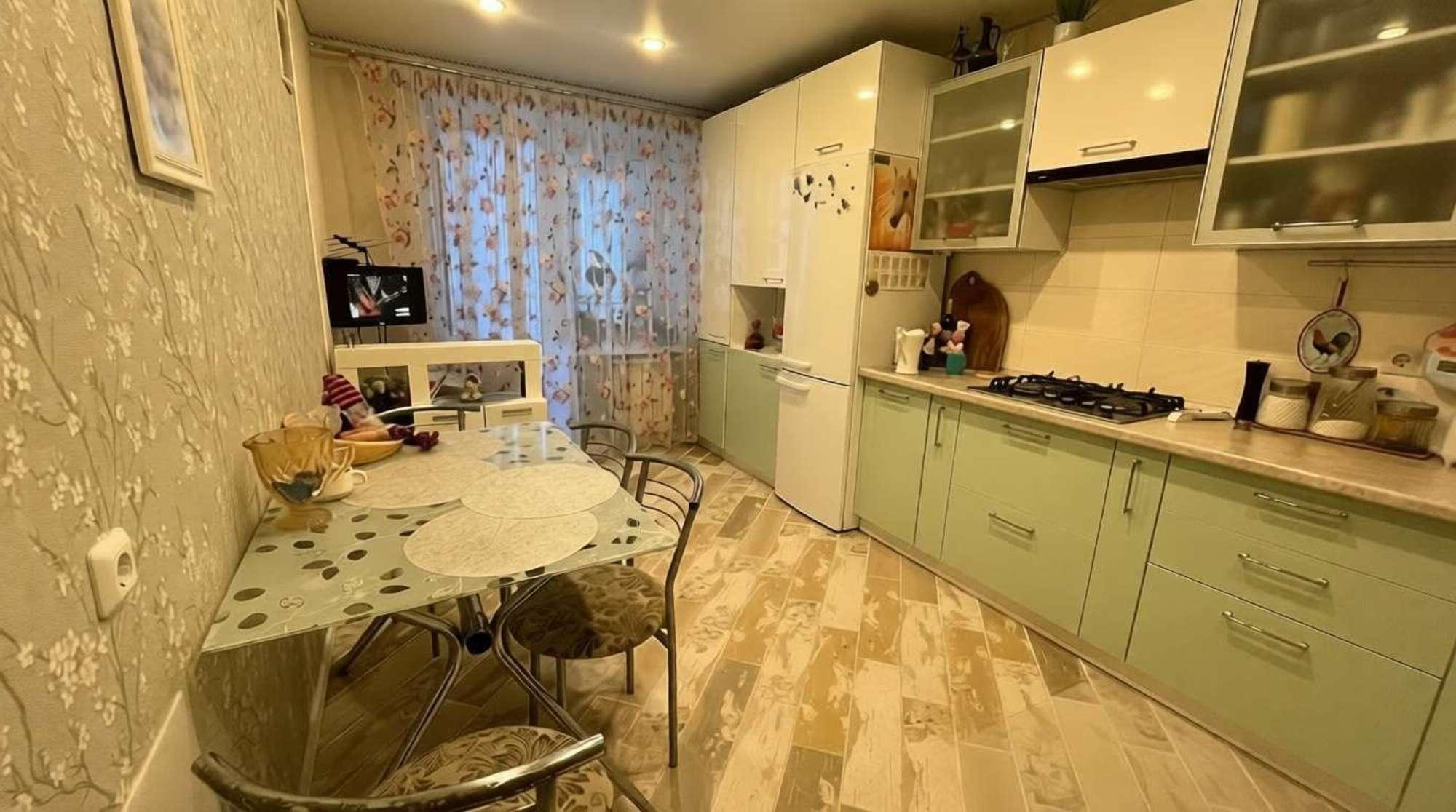 Купить квартиру за 10 000 000 рублей на Каштановая улица, 2