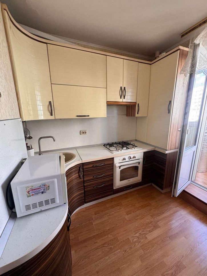 3-комн квартира Юности бульвар, 45