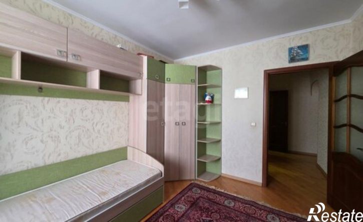 3-комн квартира улица 5 Августа, 33,  д. 33