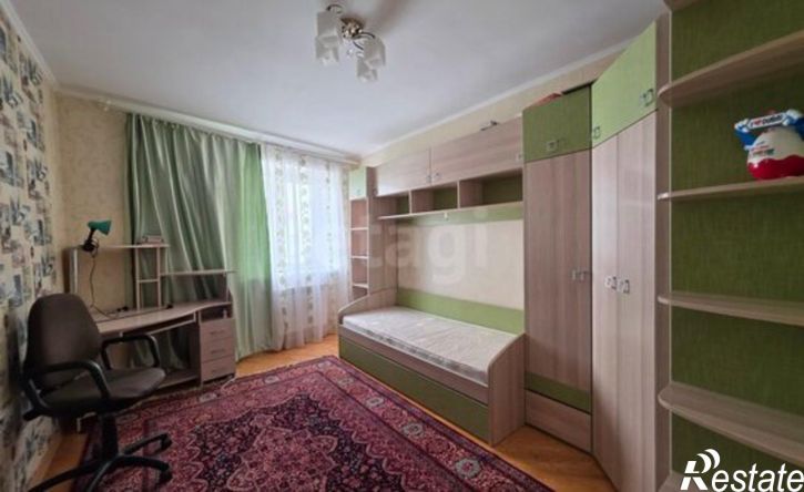 3-комн квартира улица 5 Августа, 33,  д. 33