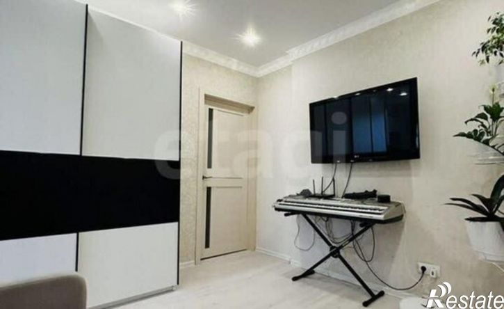 3-комн квартира улица Есенина, 52,  д. 52