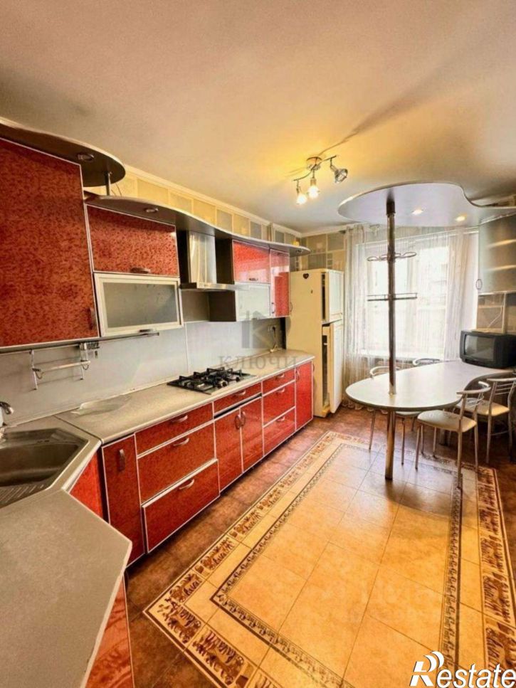 3-комн квартира улица 60 лет Октября, 2А,  д. 2А