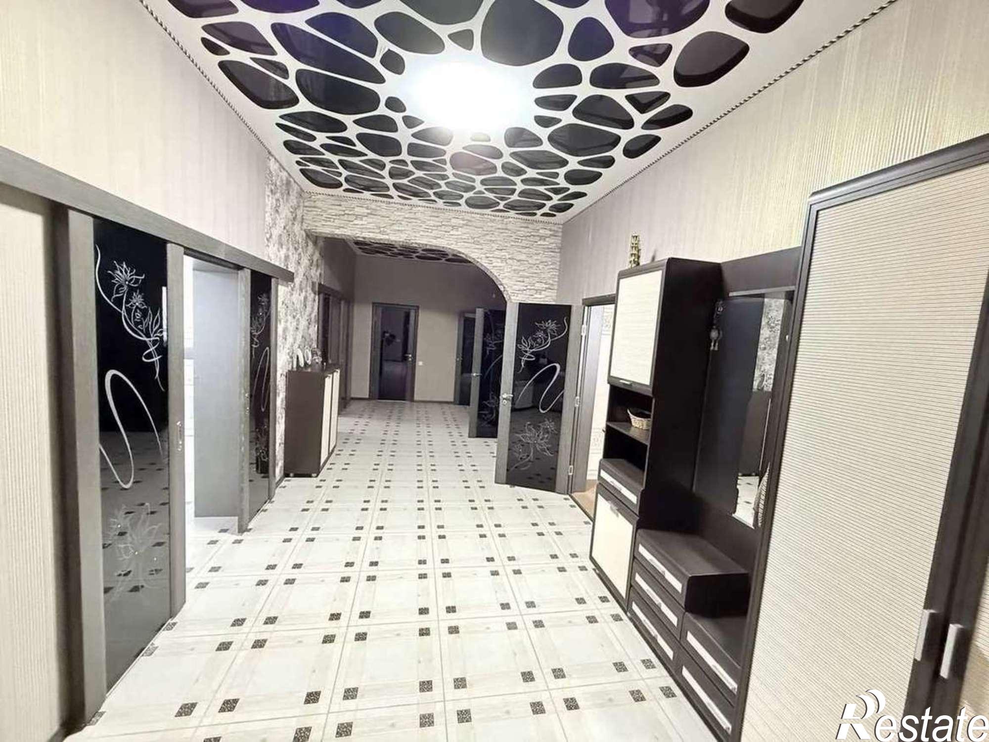 Купить дачу, дом, коттедж за 19 000 000 рублей на Зуева улица