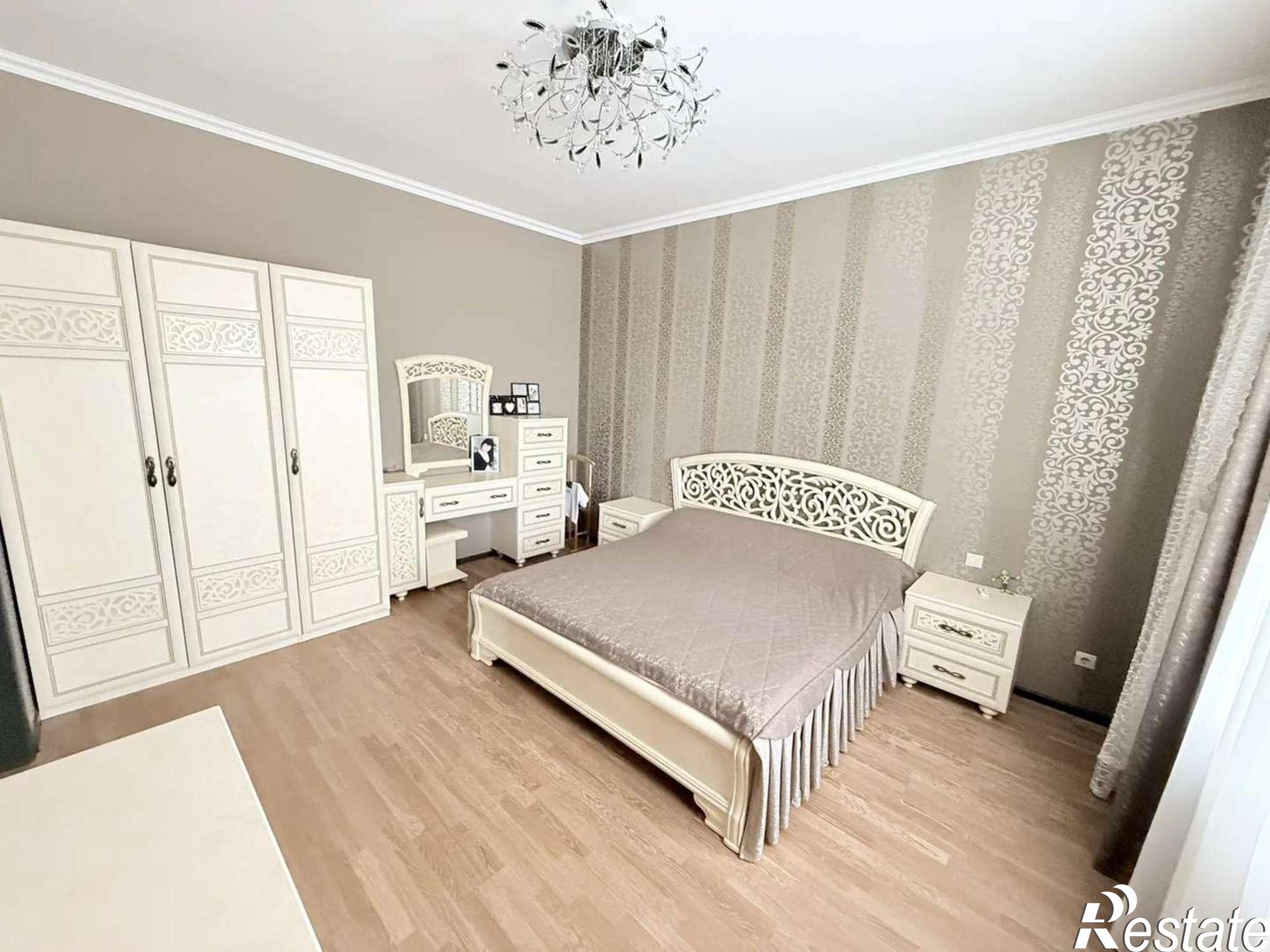Купить дачу, дом, коттедж за 19 000 000 рублей на Зуева улица