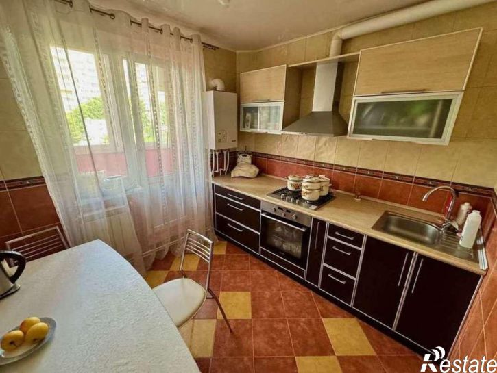 3-комн квартира Есенина улица, 44А