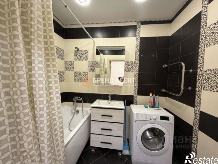 3-комн квартира пр-кт Б.Хмельницкого, 80а,  д. 80а