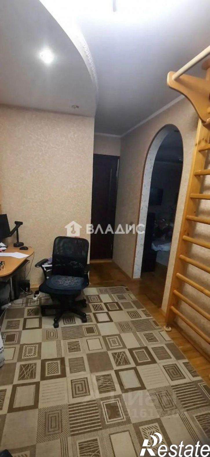 3-комн квартира б-р 1 Салюта, 7,  д. 7