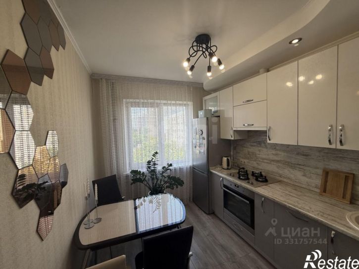 3-комн квартира пр-кт Ватутина, 18,  д. 18