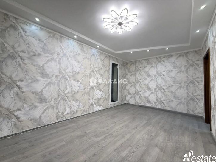3-комн квартира б-р Юности, 27,  д. 27