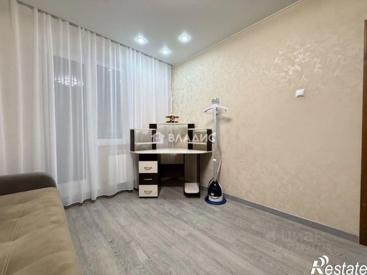 3-комн квартира б-р Юности, 27,  д. 27