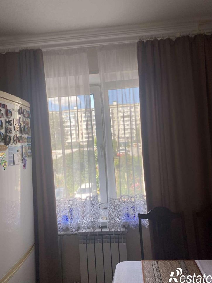 3-комн квартира Славы проспект, 129