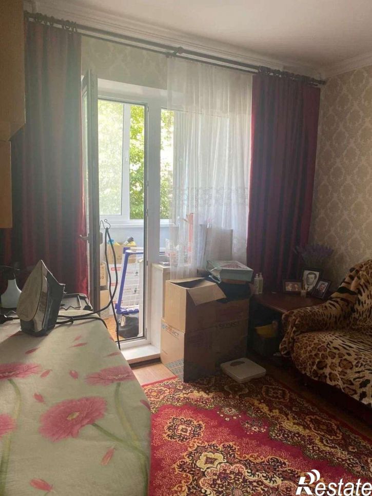 3-комн квартира Славы проспект, 129