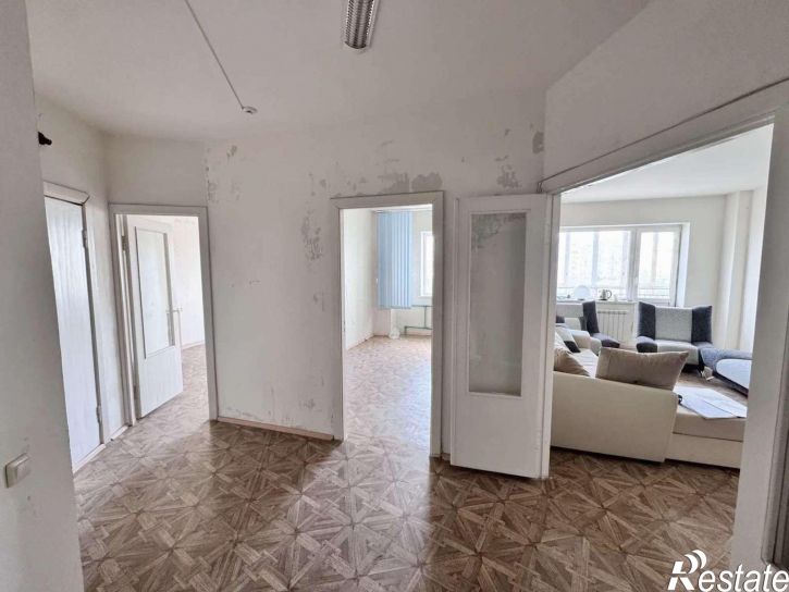 2-комн квартира Есенина улица, 8А