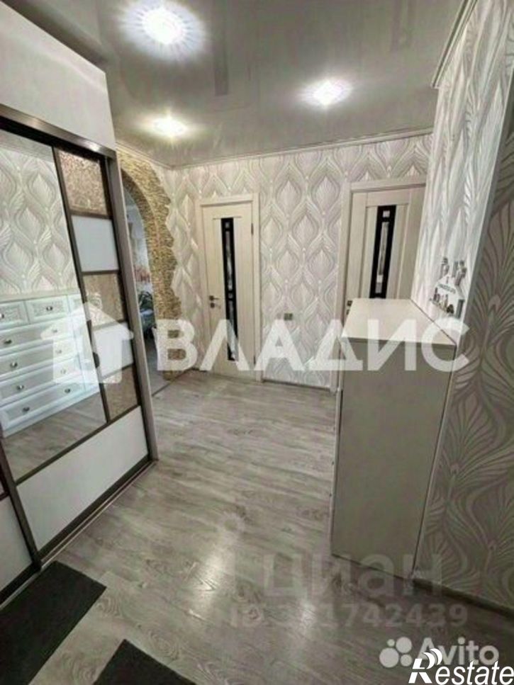 3-комн квартира пр-кт Б.Хмельницкого, 156,  д. 156