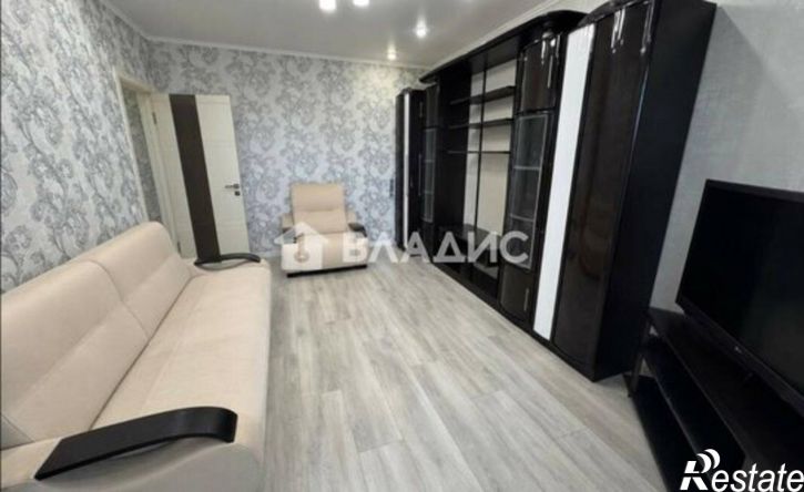 3-комн квартира ул Гостенская, 16,  д. 16