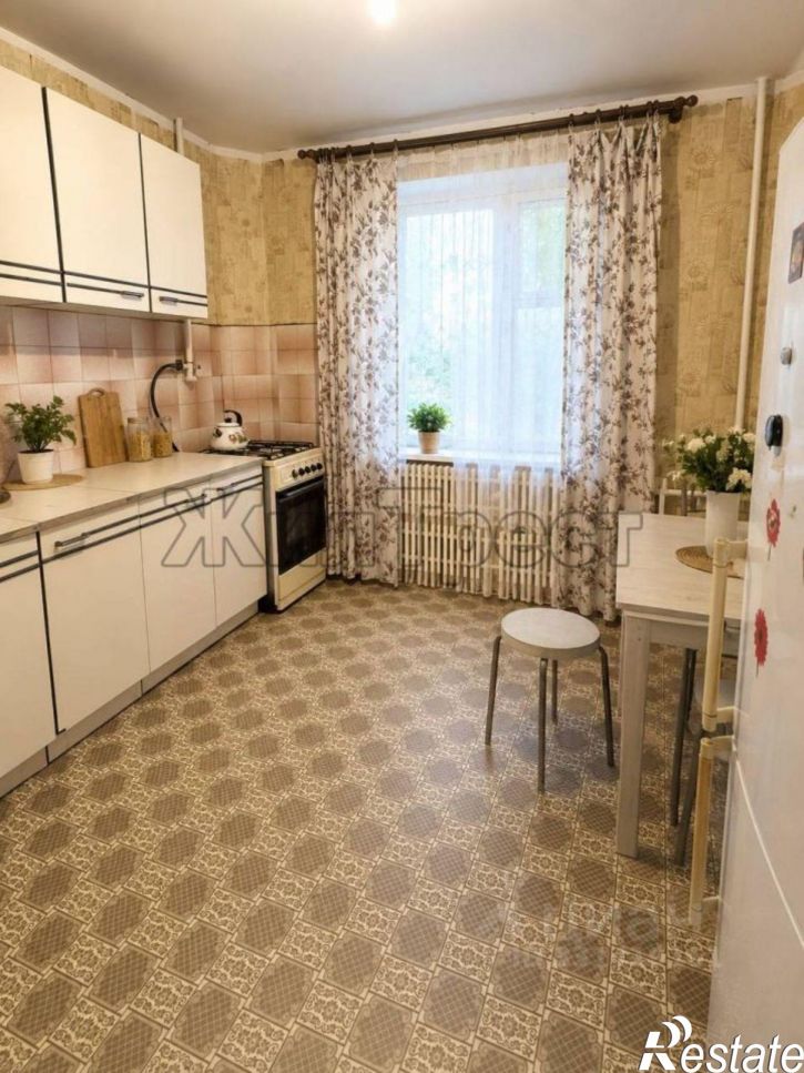 3-комн квартира пр-кт Славы, 131,  д. 131