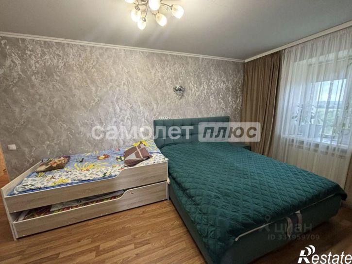 3-комн квартира ул Есенина, 32,  д. 32