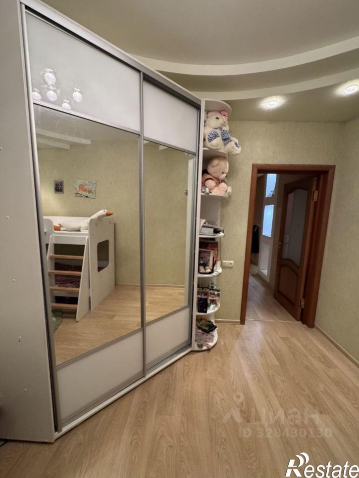 3-комн квартира ул Архиерейская, 5а,  д. 5а