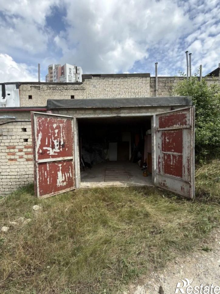 Гараж/парковка б-р Юности, 45,  д. 45