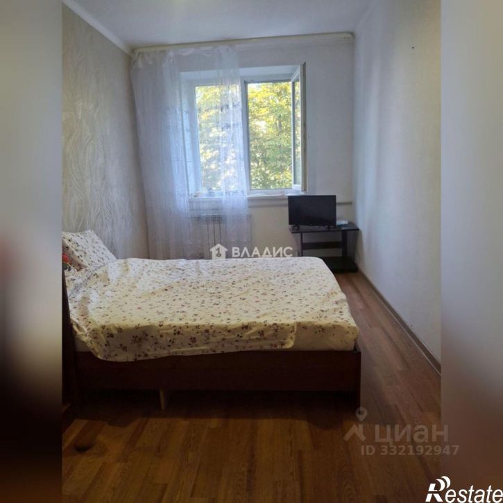 2-комн квартира б-р 1 Салюта, 4,  д. 4